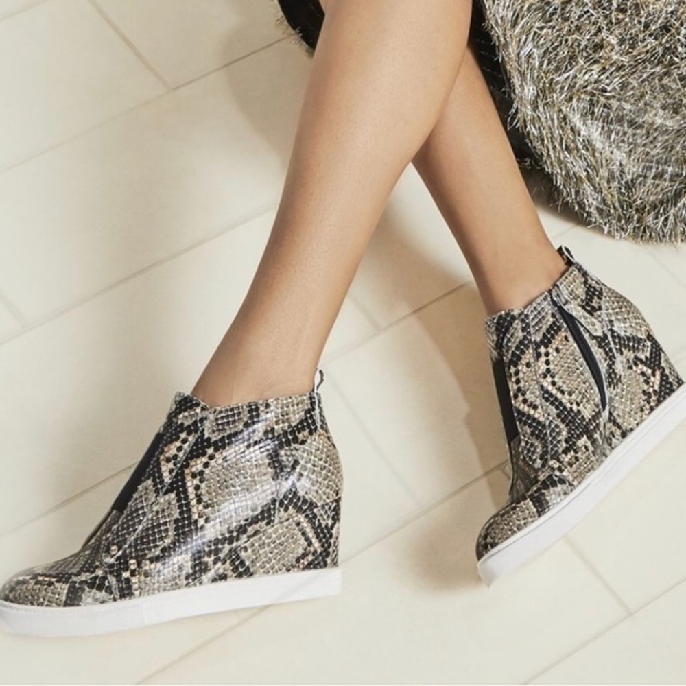 CCOCCI Penelope Faux Leather Gray Snakeskin Wedge Sneakers size 5.5